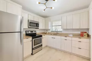 10442 Sunrise Lakes Blvd, Sunrise, FL 33322 - Photo 8