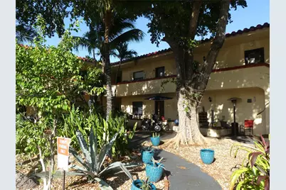 2300 NE 6th Avenue, Wilton Manors, FL 33305 - Photo 1