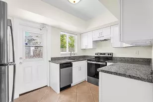 1658 NE 34th St, Fort Lauderdale, FL 33334 - Photo 2