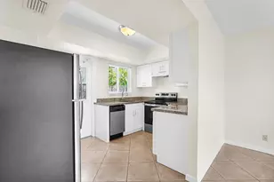 1658 NE 34th St, Fort Lauderdale, FL 33334 - Photo 10