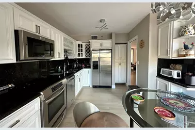 7582 NE Regency Lake Drive #301, Boca Raton, FL 33433 - Photo 18