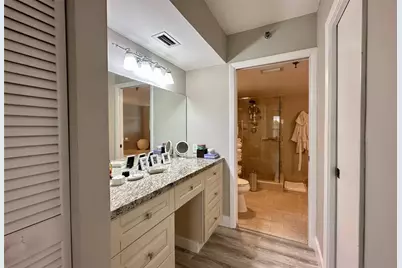 7582 NE Regency Lake Drive #301, Boca Raton, FL 33433 - Photo 10