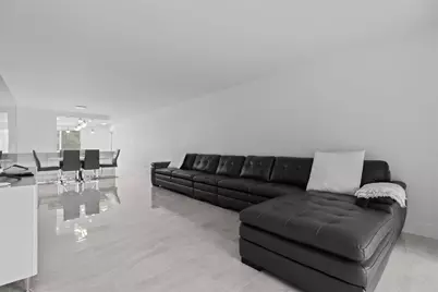 4301 Martinique Circle #M2, Pompano Beach, FL 33066 - Photo 4