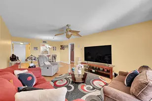 3475 Brokenwoods Dr, Coral Springs, FL 33065 - Photo 6
