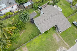 2011 SW 97th Terrace, Miramar, FL 33025 - Photo 4