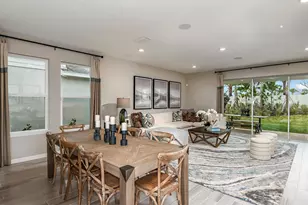 925 SE Seasons Ln, Port Saint Lucie, FL 34984 - Photo 6