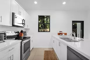 1901 SW 5th Ct, Fort Lauderdale, FL 33312 - Photo 4