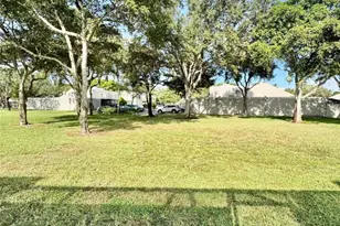 11245 NW 14th Ct, Pembroke Pines, FL 33026 - Photo 16