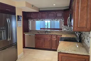 626 NE 195th St, Miami, FL 33179 - Photo 2