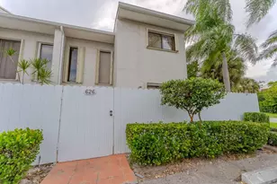 626 NE 195th St, Miami, FL 33179 - Photo 1