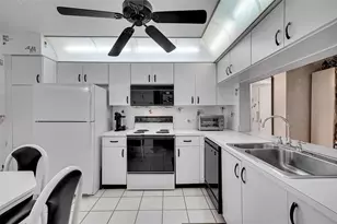 10368 NW 24th Pl, Sunrise, FL 33322 - Photo 12