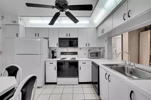 10368 NW 24th Pl, Sunrise, FL 33322 - Photo 12