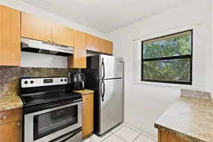 3199 Foxcroft Rd, Miramar, FL 33025 - Photo 6