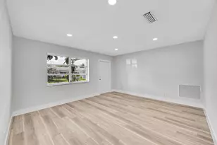 6925 NW 11th St, Margate, FL 33063 - Photo 8