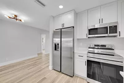 6925 NW 11th Street, Margate, FL 33063 - Photo 14