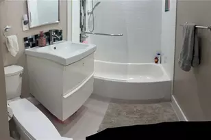 823 N 20th Ct, Hollywood, FL 33020 - Photo 14