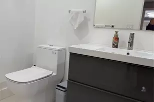 823 N 20th Ct, Hollywood, FL 33020 - Photo 12