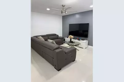 823 N 20th Court, Hollywood, FL 33020 - Photo 6