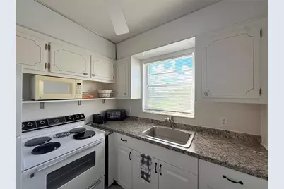 204 Oakridge M #204, Deerfield Beach, FL 33442 - Photo 8