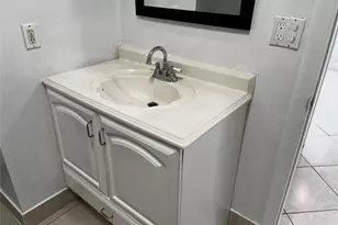 8149 Lagos De Campo Blvd, Fort Lauderdale, FL 33321 - Photo 4