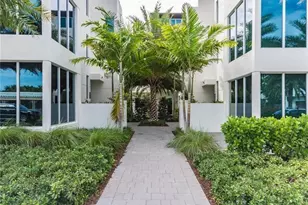 240 Shore Ct, Fort Lauderdale, FL 33308 - Photo 1
