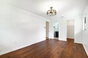 927 NE 199th St, Miami, FL 33179 - Photo 30