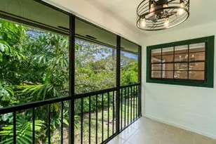 927 NE 199th St, Miami, FL 33179 - Photo 40