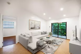 927 NE 199th St, Miami, FL 33179 - Photo 2