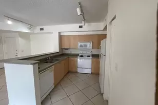 8010 N Nob Hill Rd, Tamarac, FL 33321 - Photo 4