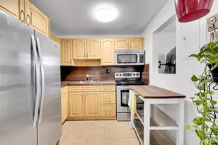 9061 Sunrise Lakes Blvd, Sunrise, FL 33322 - Photo 6