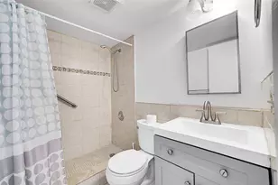 9061 Sunrise Lakes Blvd, Sunrise, FL 33322 - Photo 8