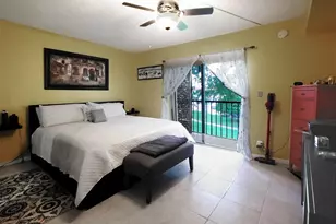 291 S Hollybrook Dr, Pembroke Pines, FL 33025 - Photo 4