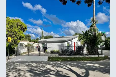 2201 NE 135th Lane, Miami, FL 33181 - Photo 2