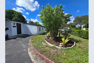 6138 Southgate Boulevard, Margate, FL 33068 - Photo 2