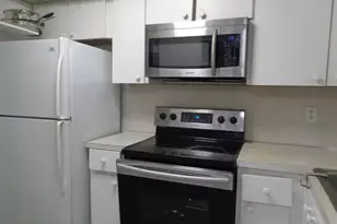 2831 E Sunrise Lakes Dr, Sunrise, FL 33322 - Photo 24