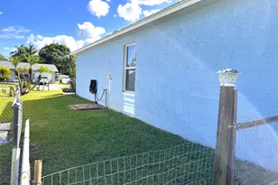 3043 SE Banyan St, Stuart, FL 34997 - Photo 6