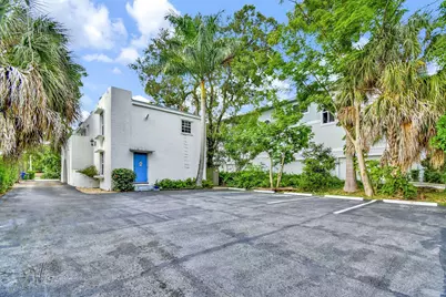 621 NE 28th Street, Wilton Manors, FL 33334 - Photo 6