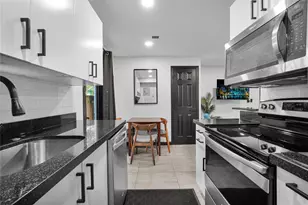 621 NE 28th St, Wilton Manors, FL 33334 - Photo 12