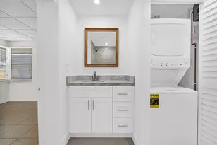 261 NE 45th St, Oakland Park, FL 33334 - Photo 18