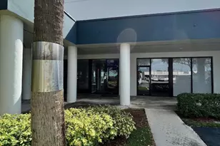 4750 N Dixie Hwy, Oakland Park, FL 33334 - Photo 1