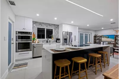 4311 NE 15th Avenue, Oakland Park, FL 33334 - Photo 4