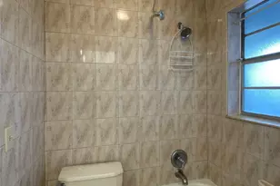 7807 Golf Cir Dr, Margate, FL 33063 - Photo 18