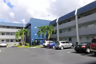 7807 Golf Cir Dr, Margate, FL 33063 - Photo 2