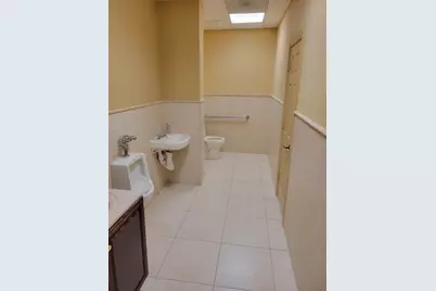 2745 E Oakland Park Boulevard, Fort Lauderdale, FL 33306 - Photo 18