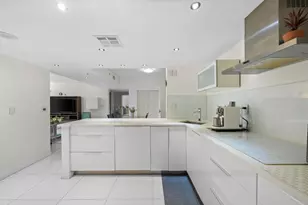 520 SE 5th Ave Unit, Fort Lauderdale, FL 33301 - Photo 2