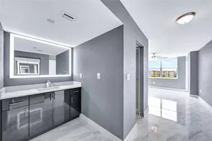 1100 St Charles Pl, Pembroke Pines, FL 33026 - Photo 20