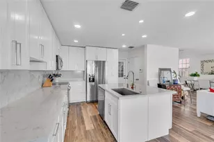 10843 NW 12th Ct, Plantation, FL 33322 - Photo 14
