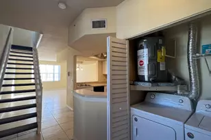 735 SW 148th Ave, Davie, FL 33325 - Photo 4