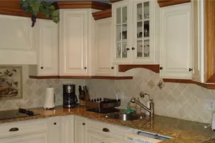 9000 Jacaranda Ln, Plantation, FL 33324 - Photo 4