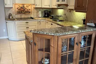 9000 Jacaranda Ln, Plantation, FL 33324 - Photo 4